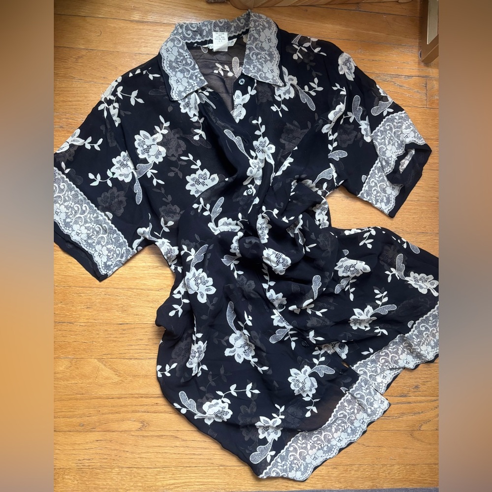 Black White Floral Lace Trim Robe Sleep Shirt Small